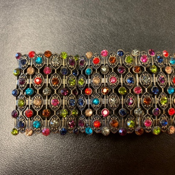 Beautiful Bracelet — evokes the Roaring Twenties - Picture 3 of 4